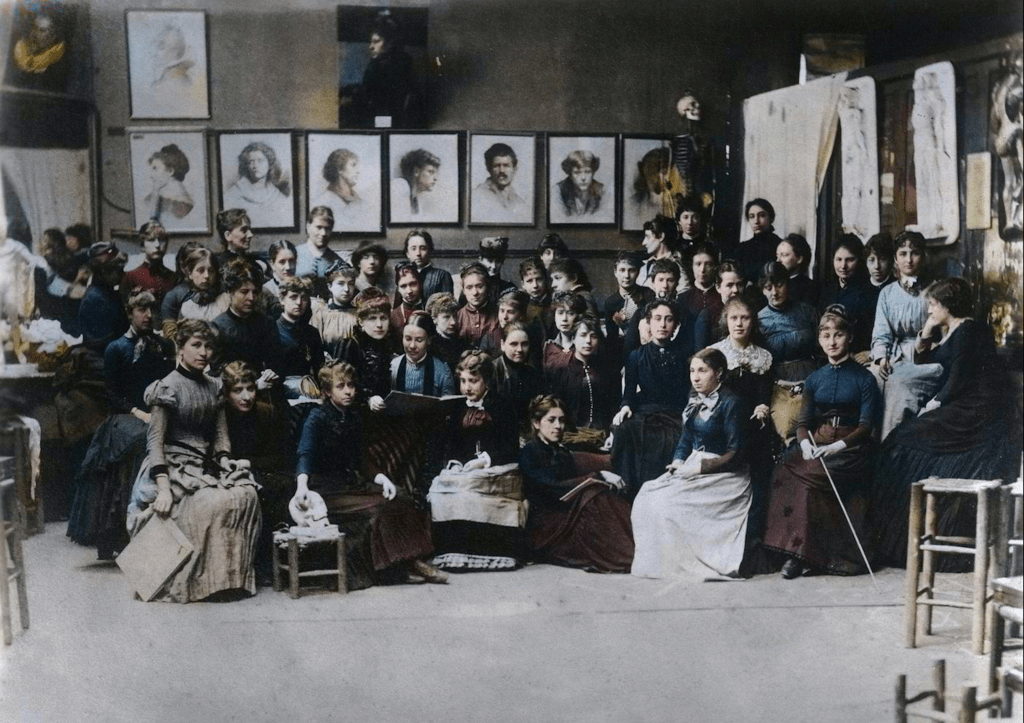 Academie Julian, Paris, 1892; abgebildet sind u.a. Julie Wolfthorn, Adele von Finck, Jelka Rosen, Ida Gerhardi sowie Dora Hitz, (Copyright Galerie „DER PANTHER“ – fine art)